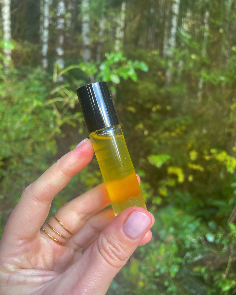 Coastal Amber- foraged resin perfume roller