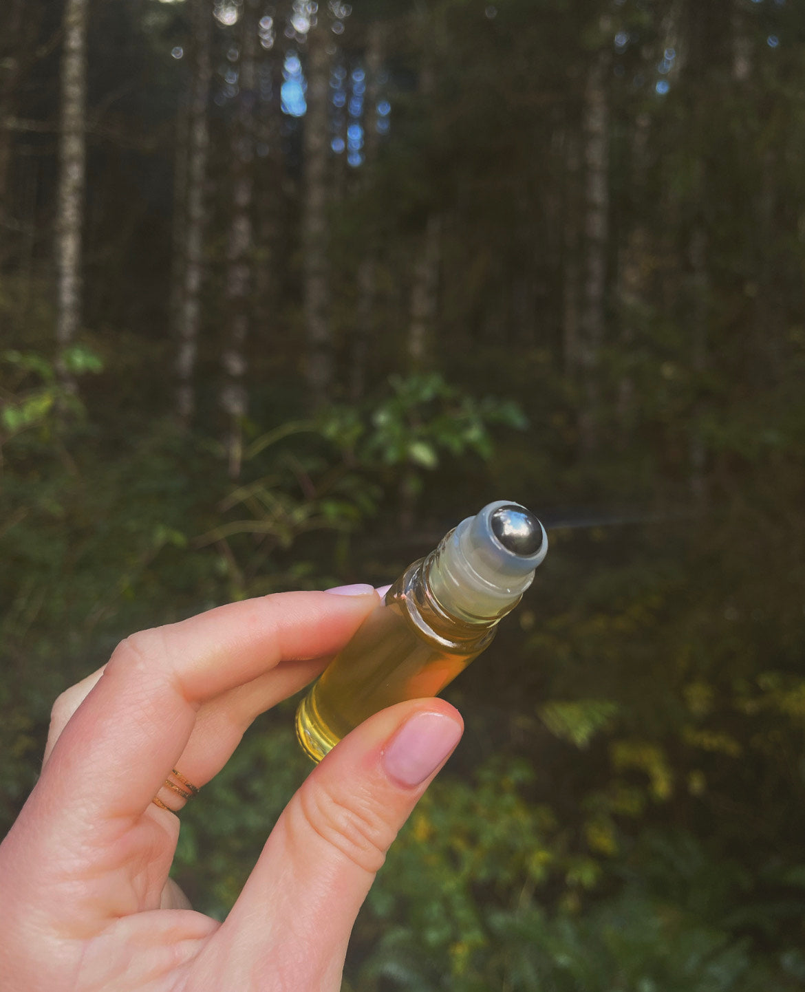 Coastal Amber- foraged resin perfume roller – Rose and Crown Apothecary