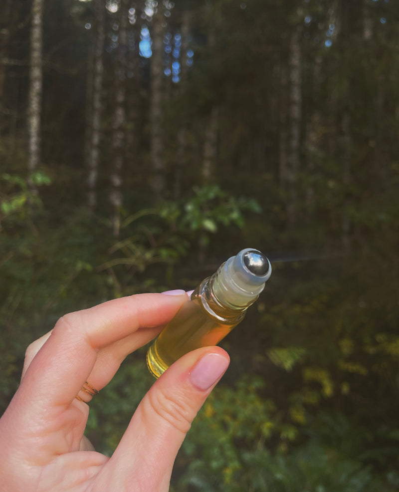 Coastal Amber- foraged resin perfume roller